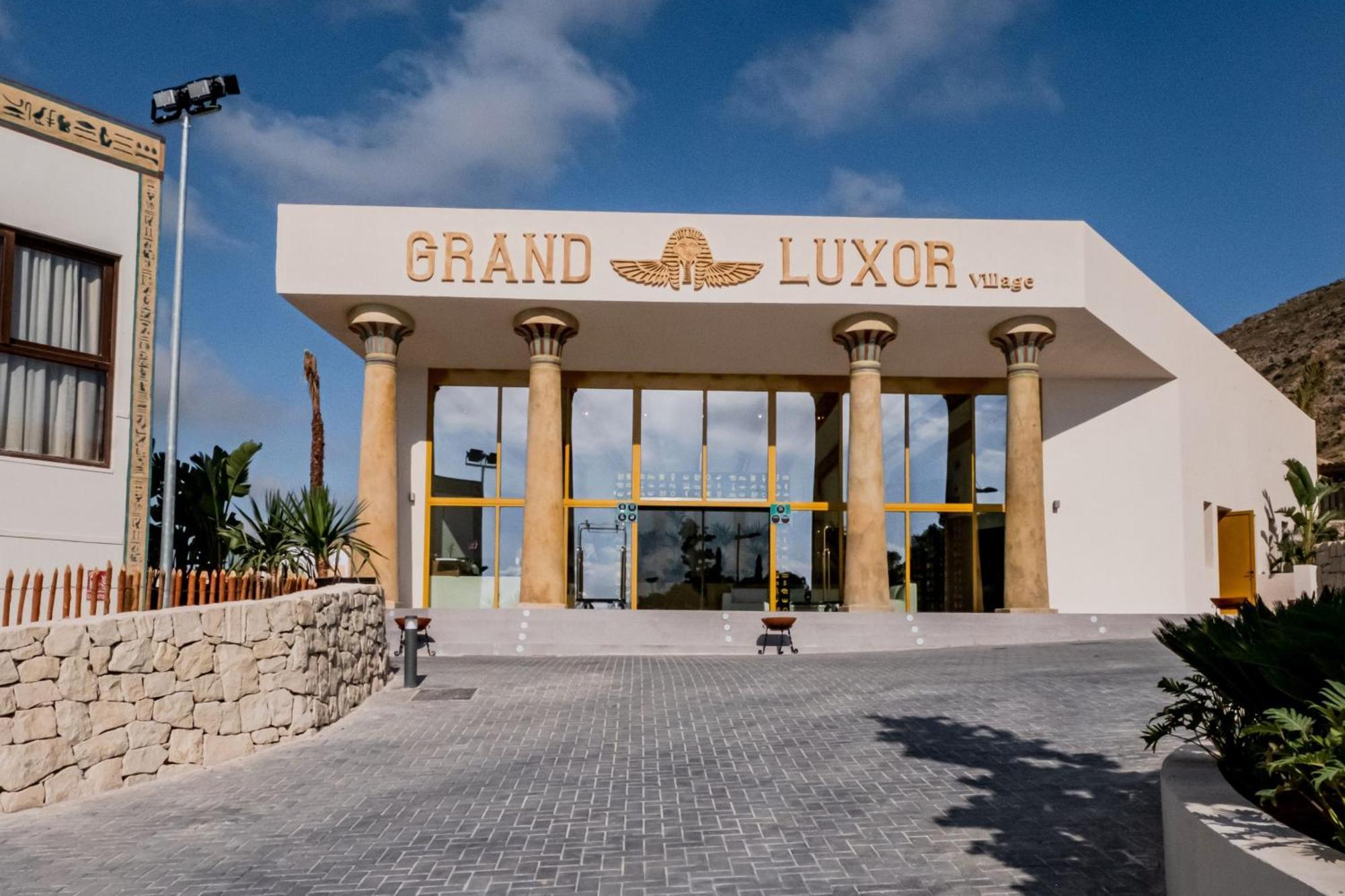 Grand Luxor Village Benidorm Exteriör bild
